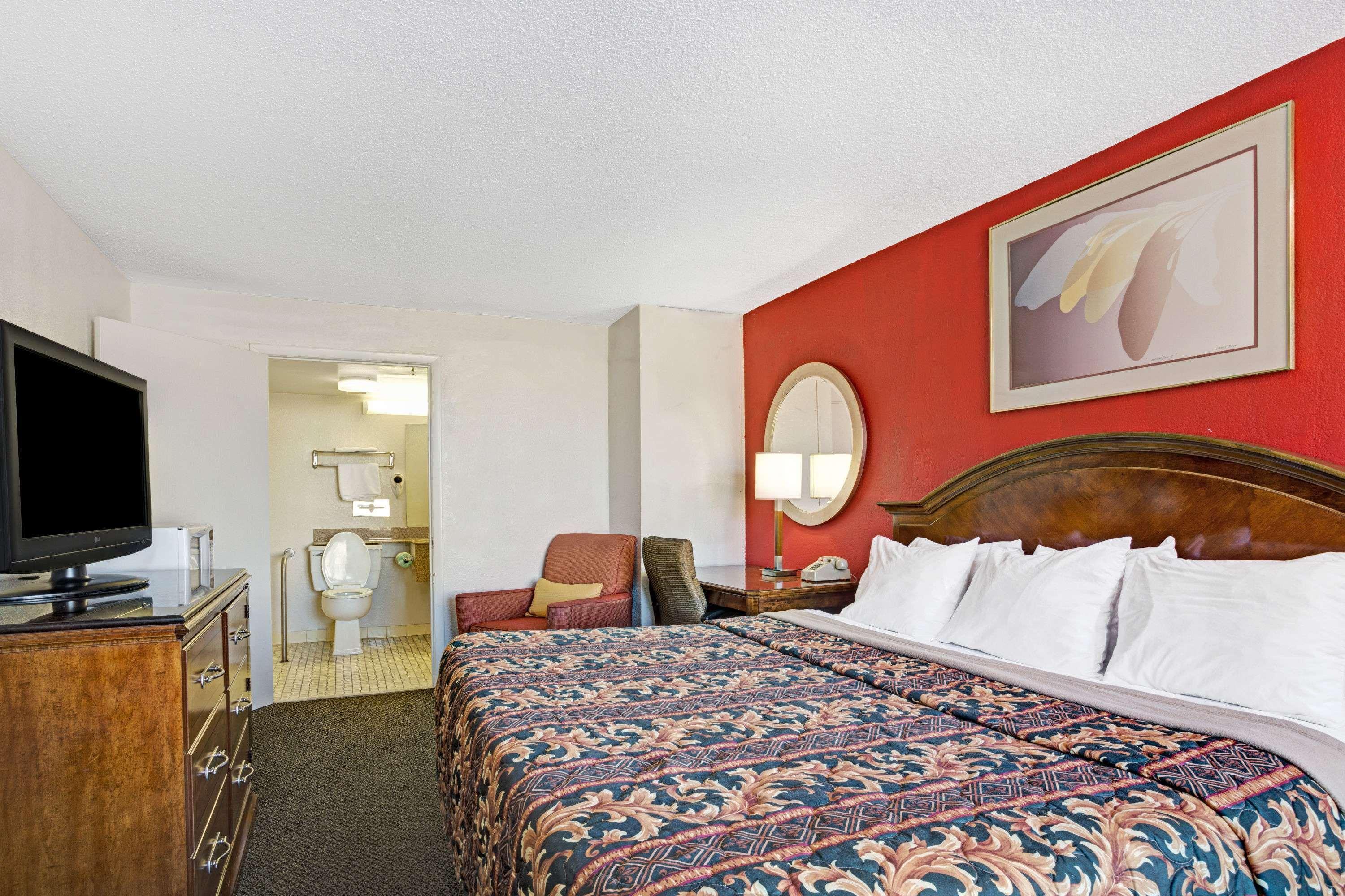 Days Inn By Wyndham Norfolk Military Circle Zewnętrze zdjęcie