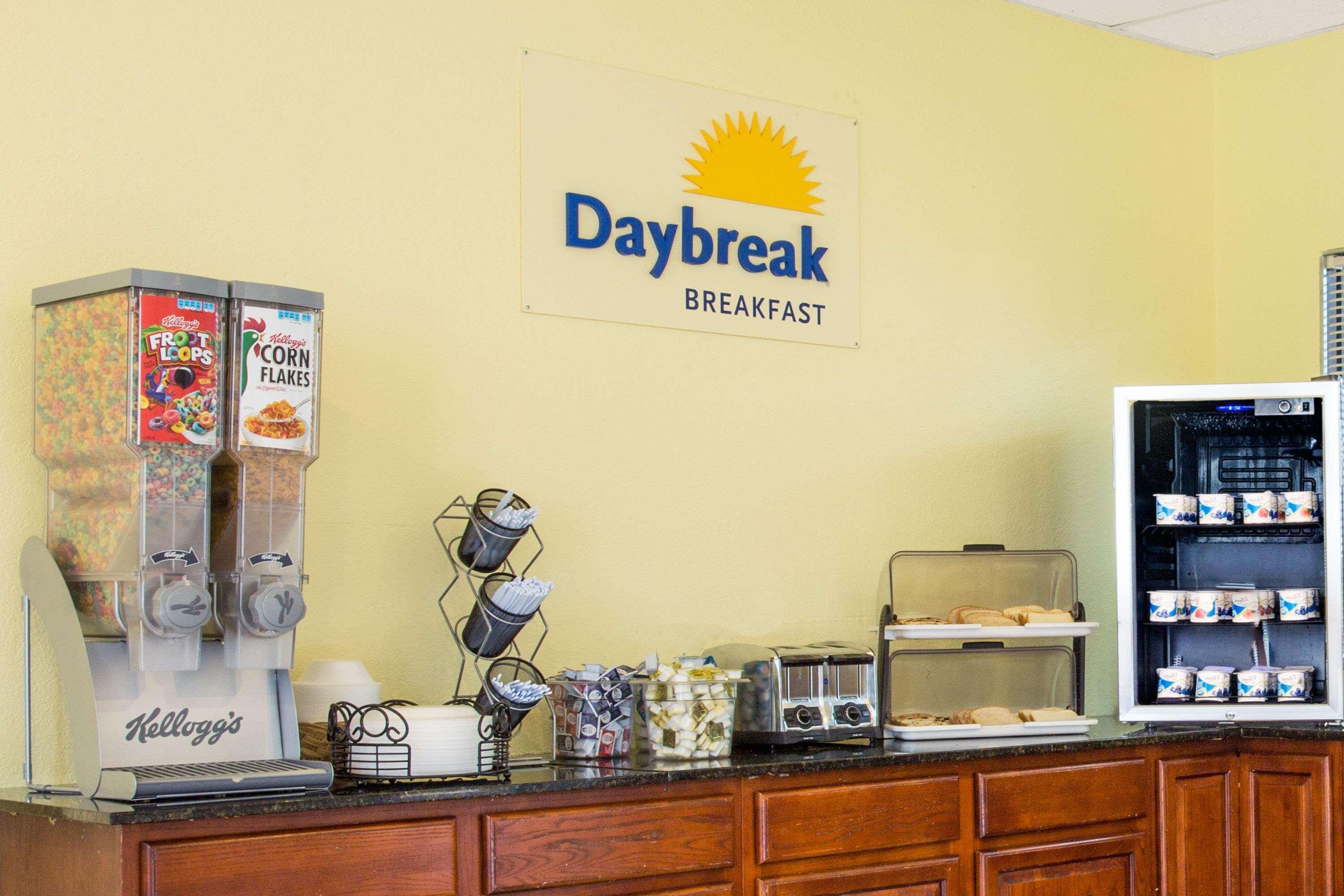Days Inn By Wyndham Norfolk Military Circle Zewnętrze zdjęcie