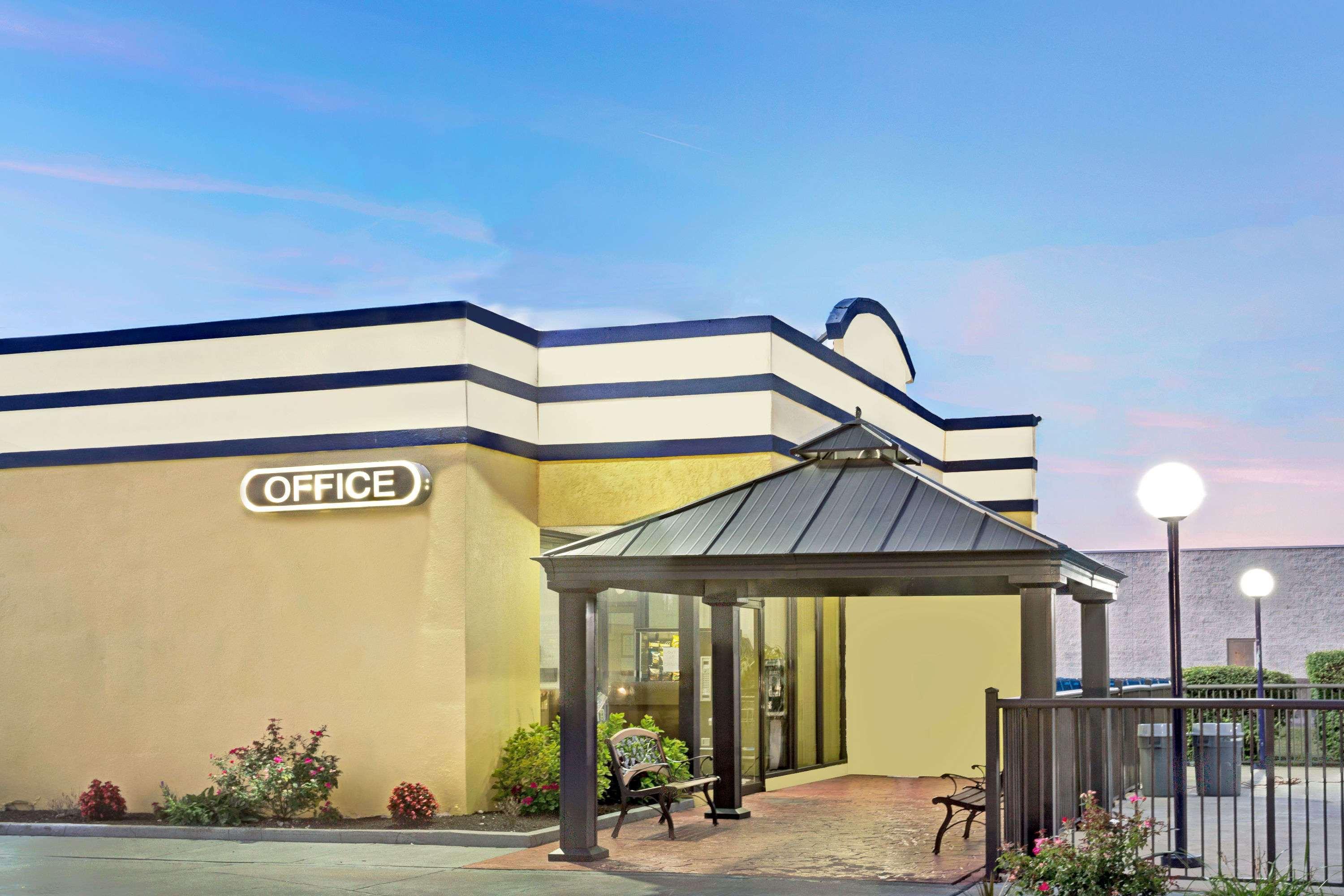 Days Inn By Wyndham Norfolk Military Circle Zewnętrze zdjęcie